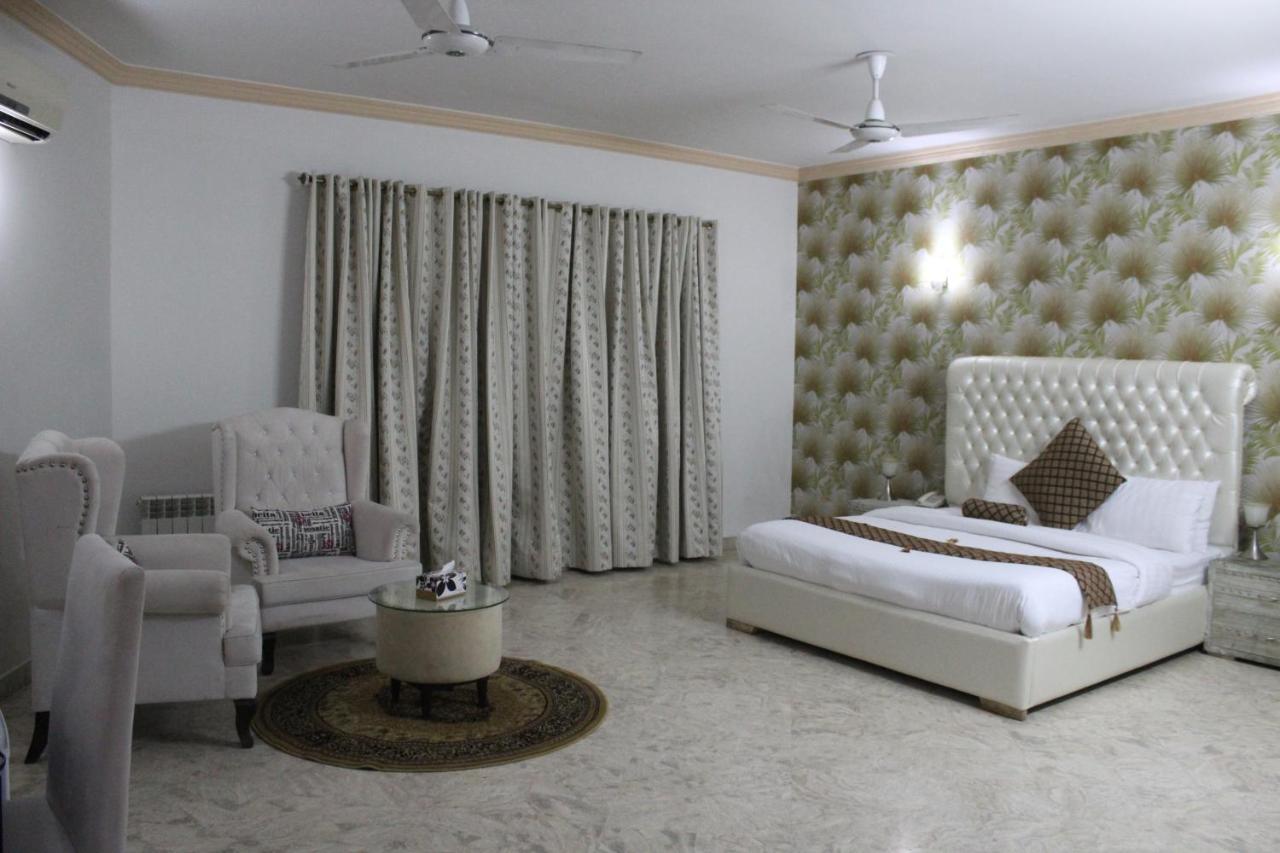 Royal Luxus Guest House Islamabad Esterno foto