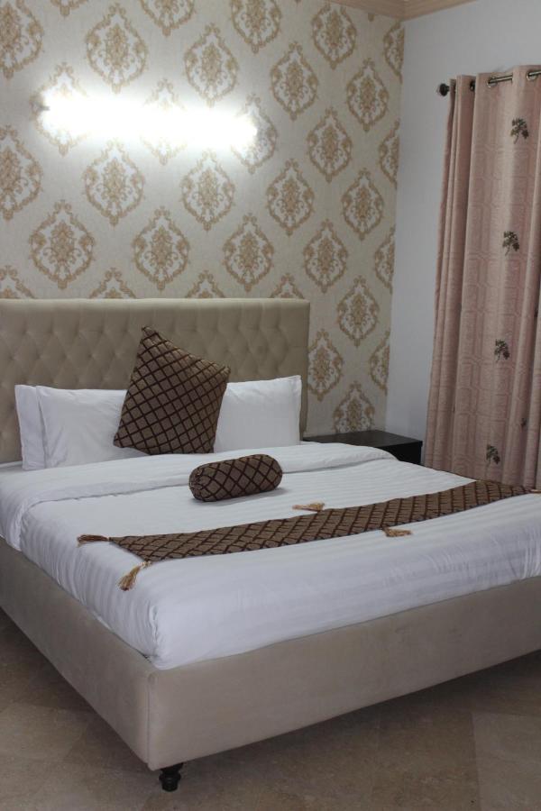 Royal Luxus Guest House Islamabad Esterno foto